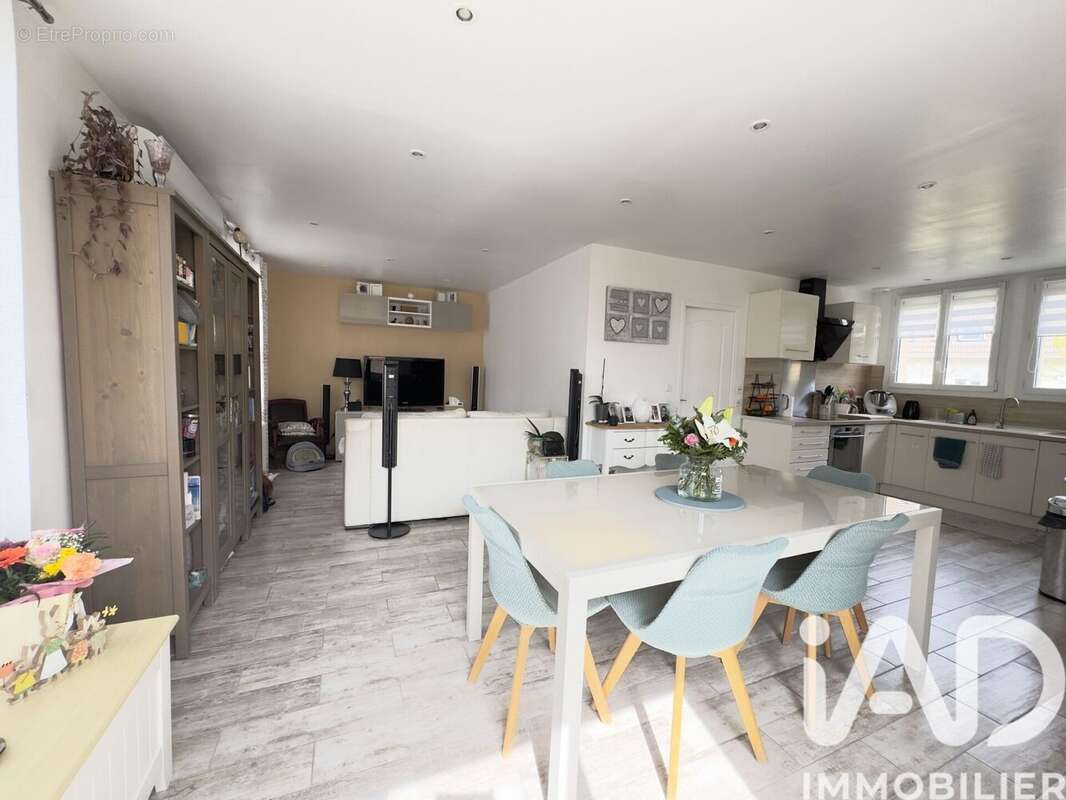 Photo 2 - Maison à LA ROCHETTE