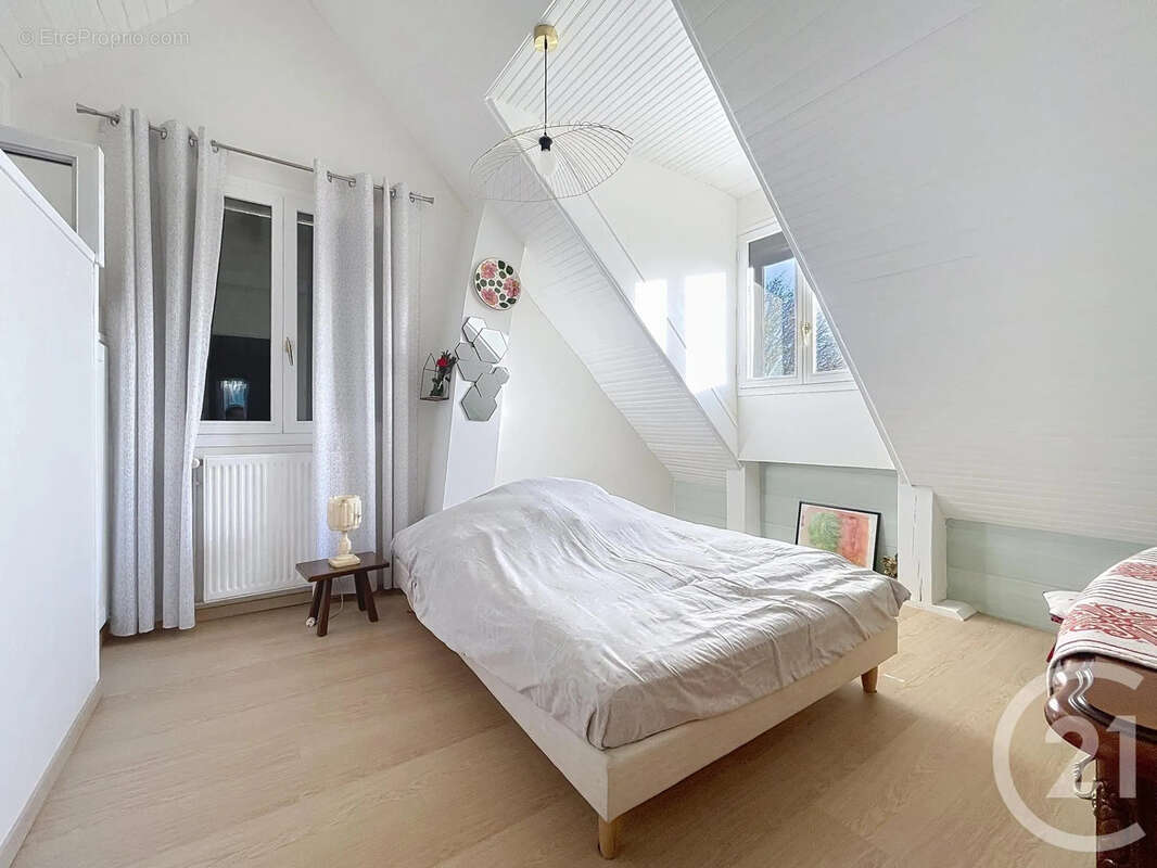 Maison à SAINT-PHAL