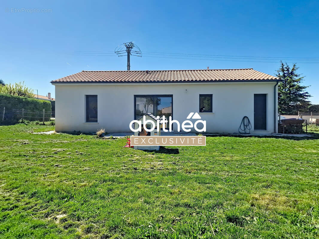 Maison de plain-pied  2023  2 chambres  84m2  1000m2 de terrain  garage - photo 16