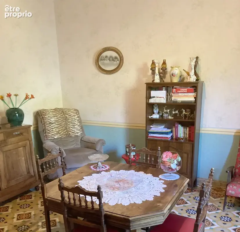 Propriété exceptionnelle en bord de rivière avec 3 appartements, grands garages et magnifique jardin à Axat - photo 4