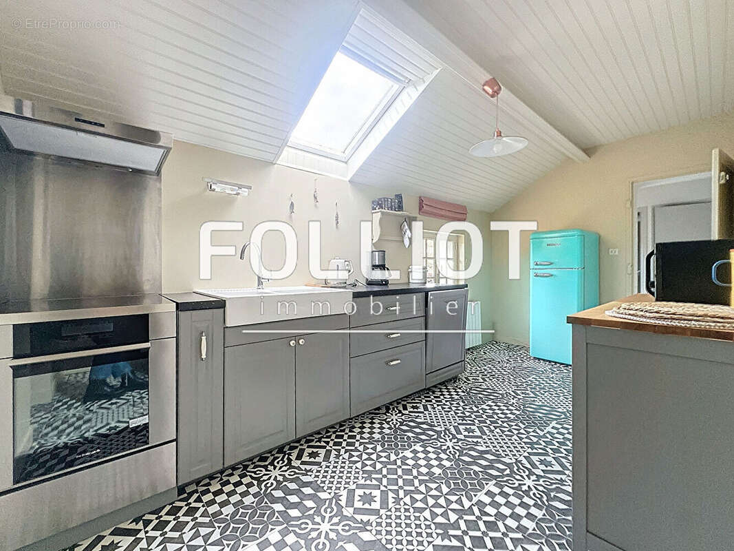 Maison à LES MOITIERS-D'ALLONNE