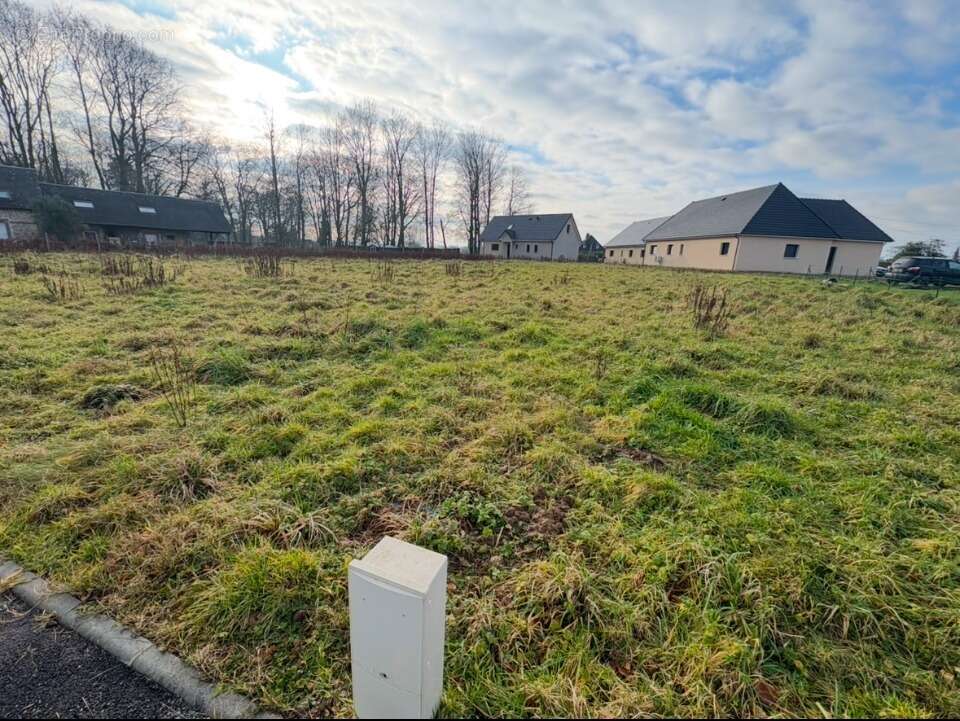 Terrain à SAINTE-MARGUERITE-SUR-FAUVILLE