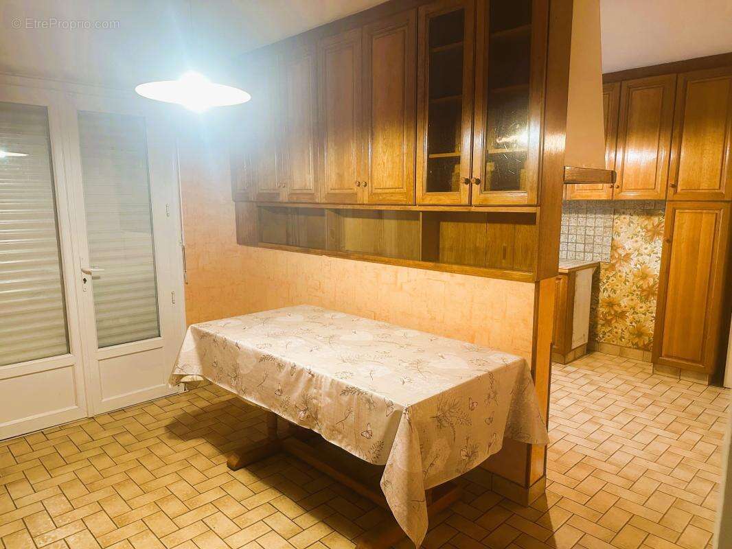 Maison à SAINT-MACAIRE-EN-MAUGES