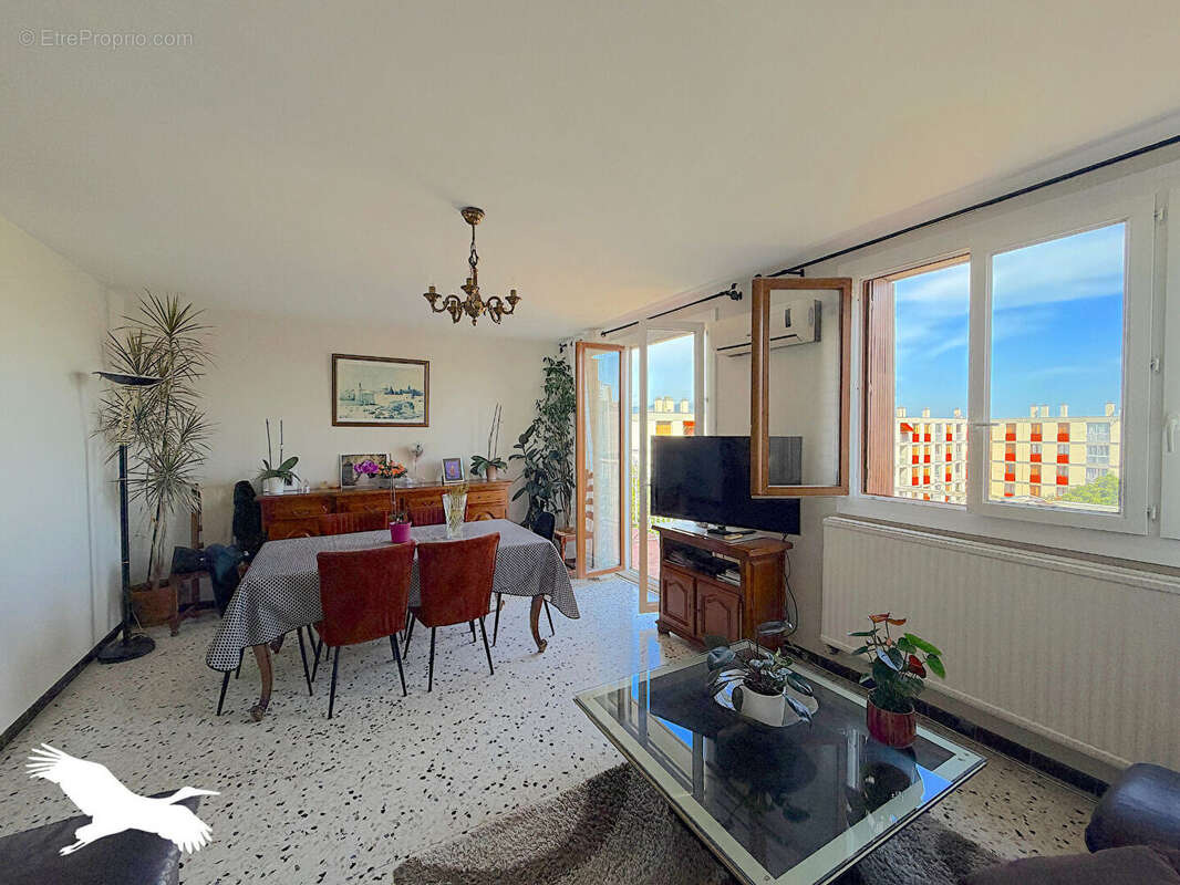A VENDRE - Marseille 13013, Château Gombert / St Mitre - Appartement 4 pièces de 82m² avec terrasse et cave - Dernier étage - photo 2