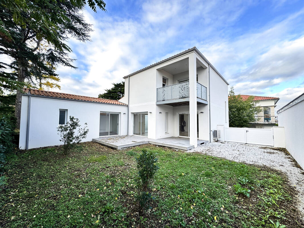 Maison à SAINT-GEORGES-DE-DIDONNE