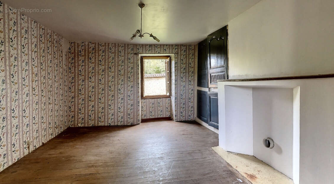 Maison à SAINT-PAUL-DE-SERRE