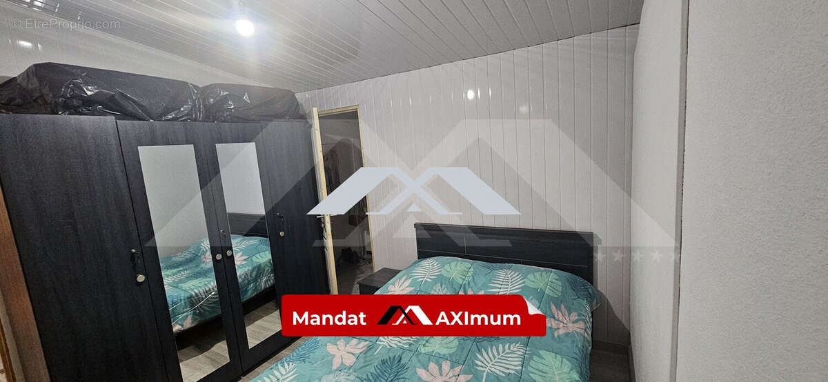 Maison 100 m² à Saint-Denis  - photo 5