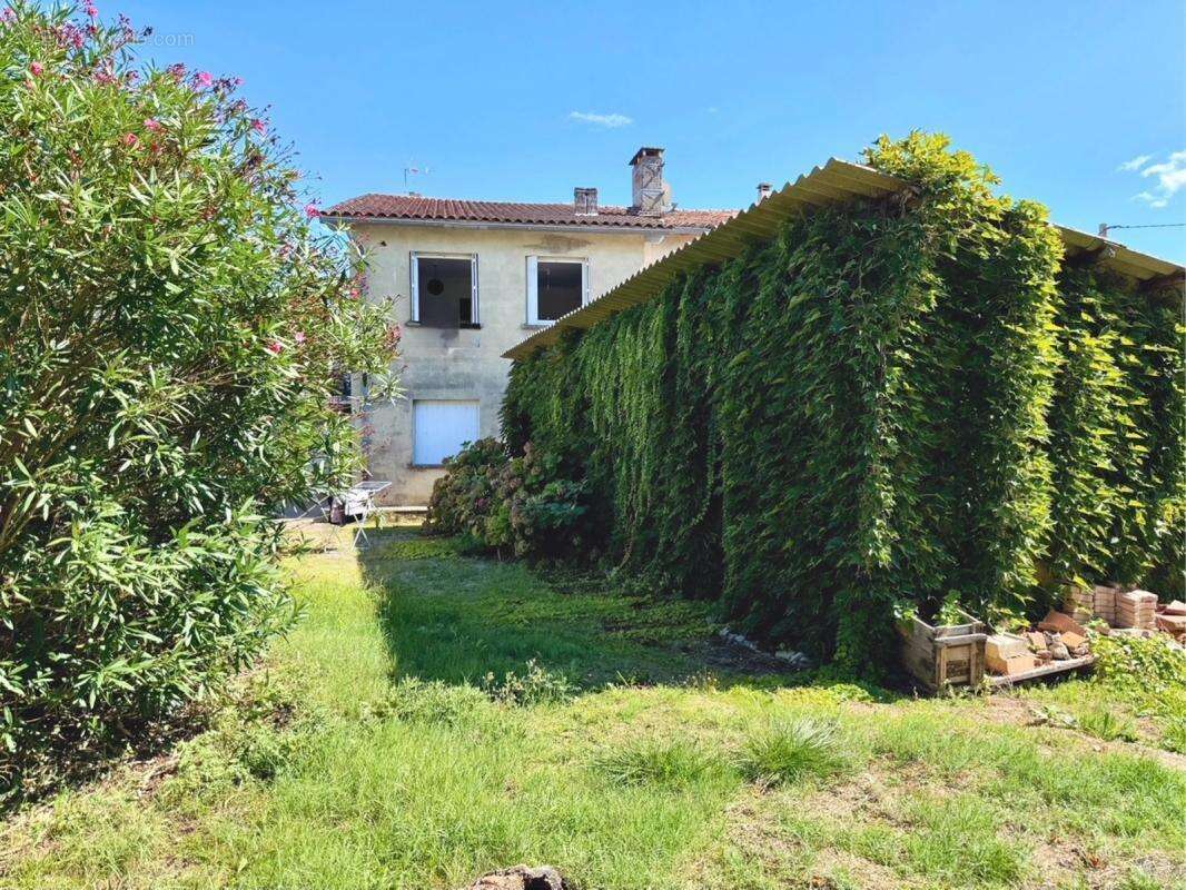 Appartement à LAMOTHE-CAPDEVILLE