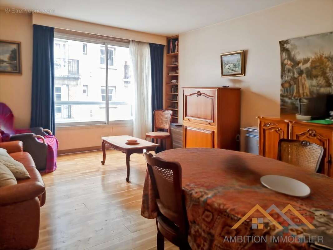 Appartement à PARIS-15E