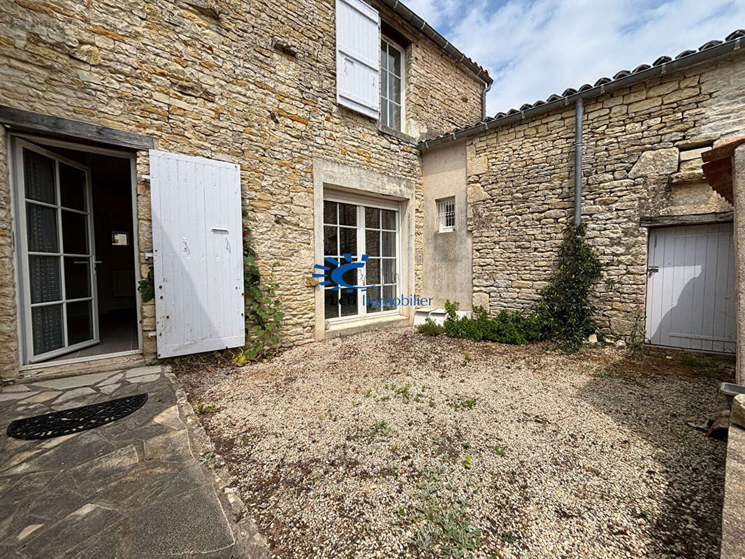 Maison à SAINT-SAUVEUR-D&#039;AUNIS