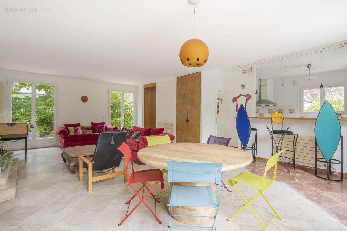 Maison à SAINT-MAUR-DES-FOSSES