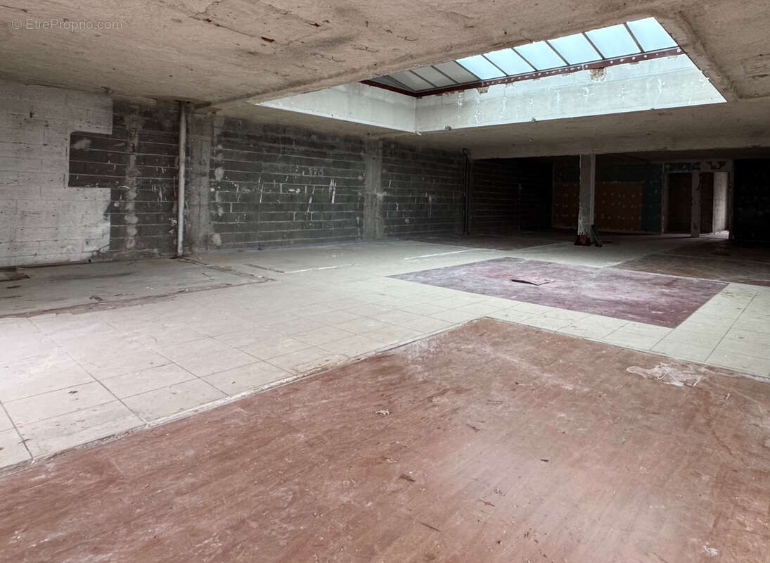 Commerce à ONET-LE-CHATEAU