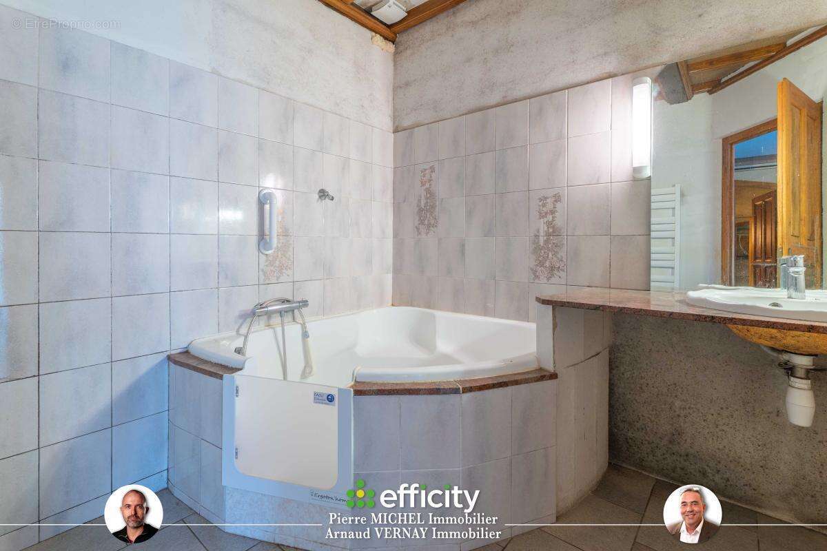 Maison 242 m² à Montrottier  - photo 12