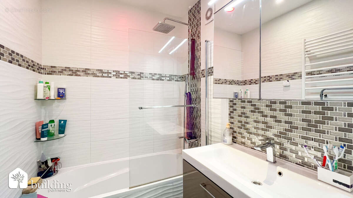 Appartement à COURBEVOIE