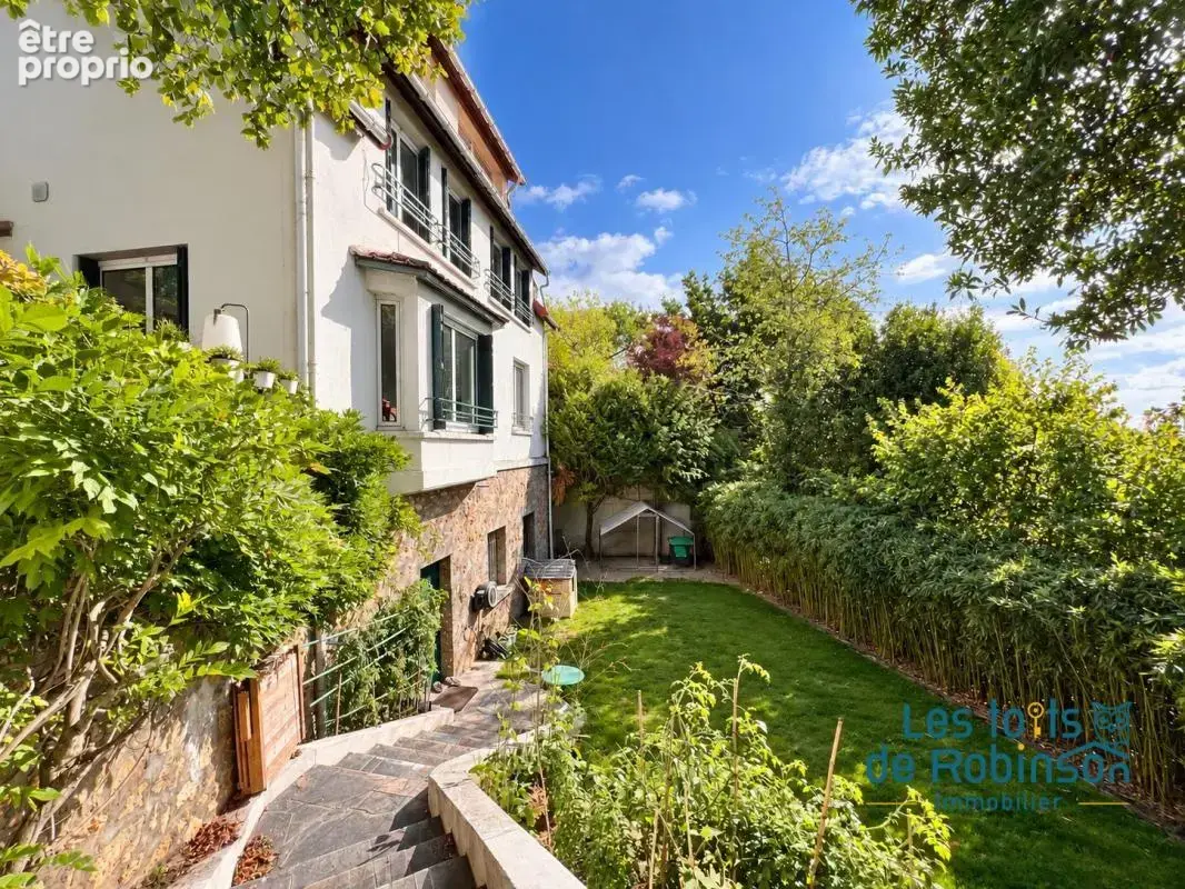Photo Maison à Le Plessis-Robinson au prix de 1 090 000€