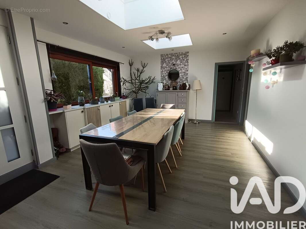 Photo 3 - Maison à SAINT-CLEMENT-DES-LEVEES