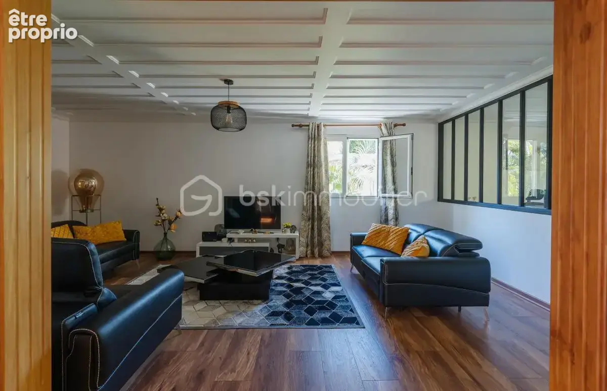 Maison avec piscine et jardin : à découvrir sans tarder ! - photo 8