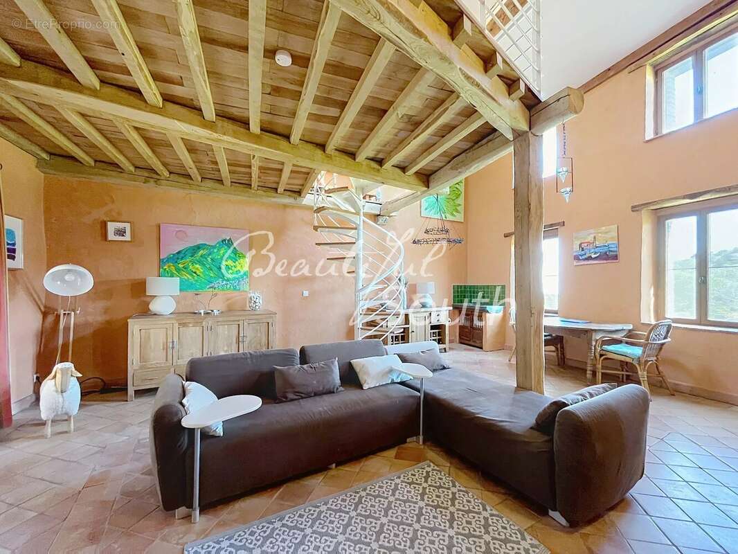 Maison à MONTALBA-LE-CHATEAU