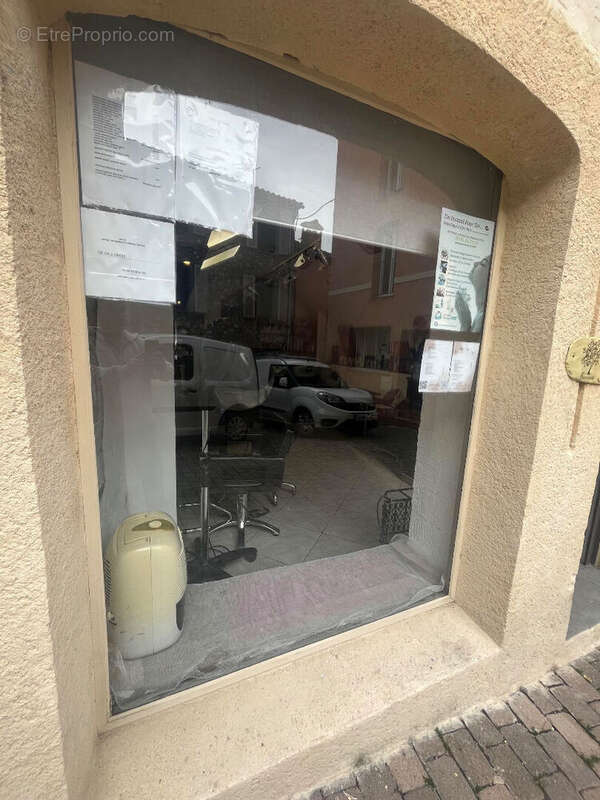 Commerce à GATTIERES