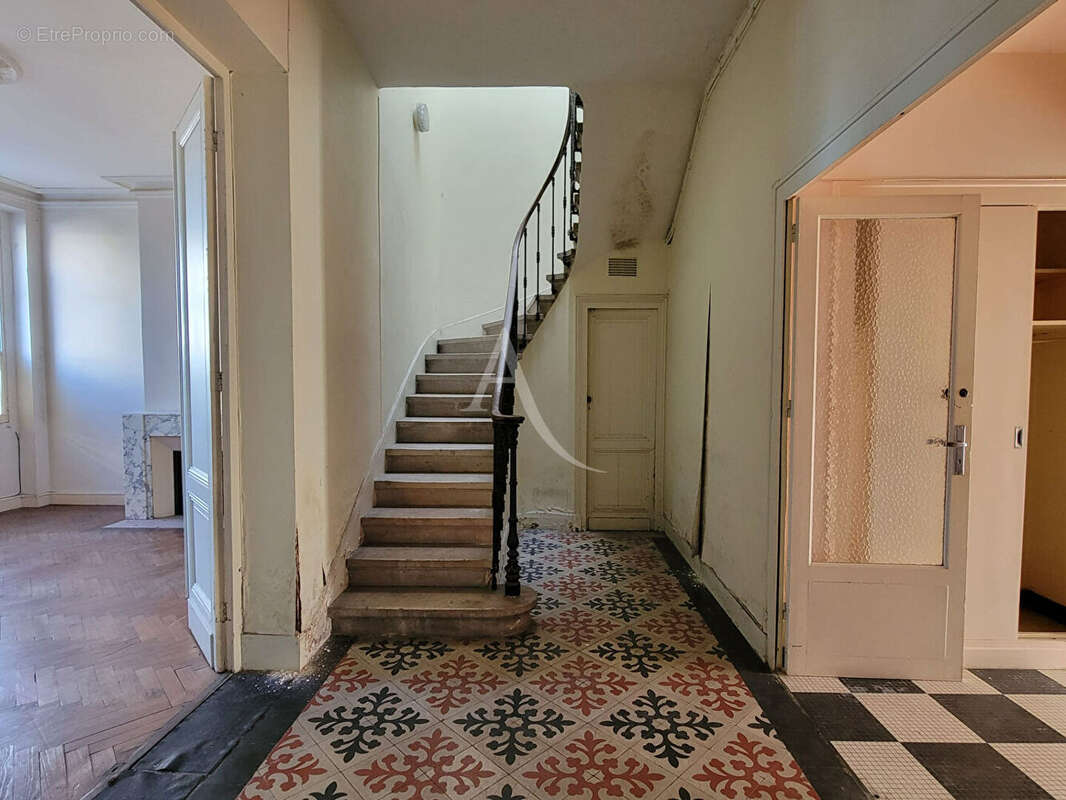 CAUDERAN PARC BORDELAIS - Maison à rénover 5 chambres - photo 3