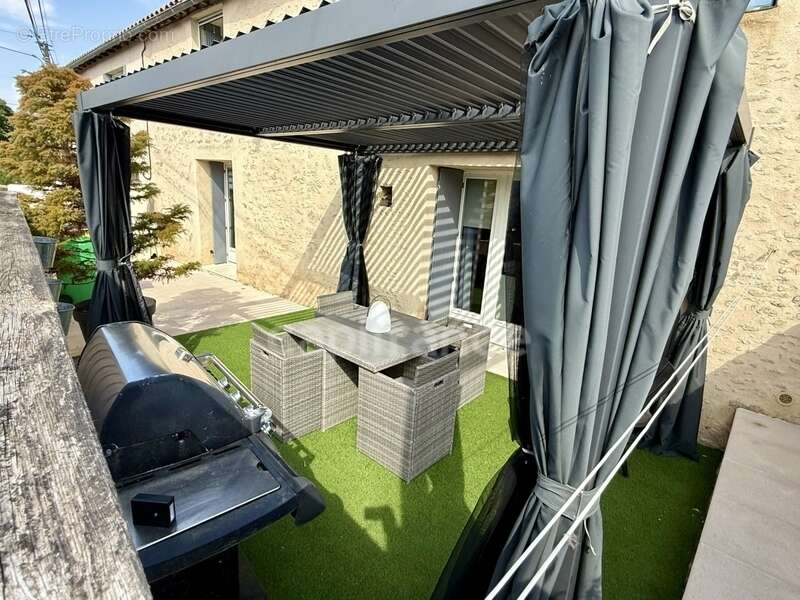Le charme de l'ancien, le confort d'une rénovation soignée et un extérieur pensé pour profiter… sans les contraintes d'un grand  - photo 24