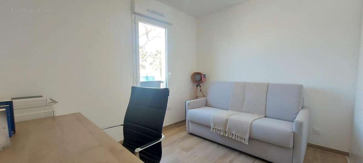 Appartement à PUGET-SUR-ARGENS
