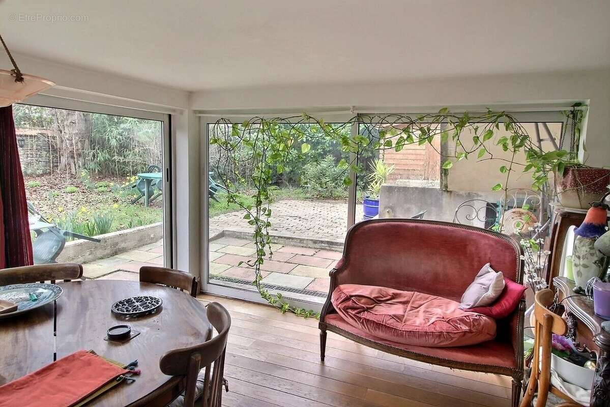 Maison à SAINT-MAUR-DES-FOSSES