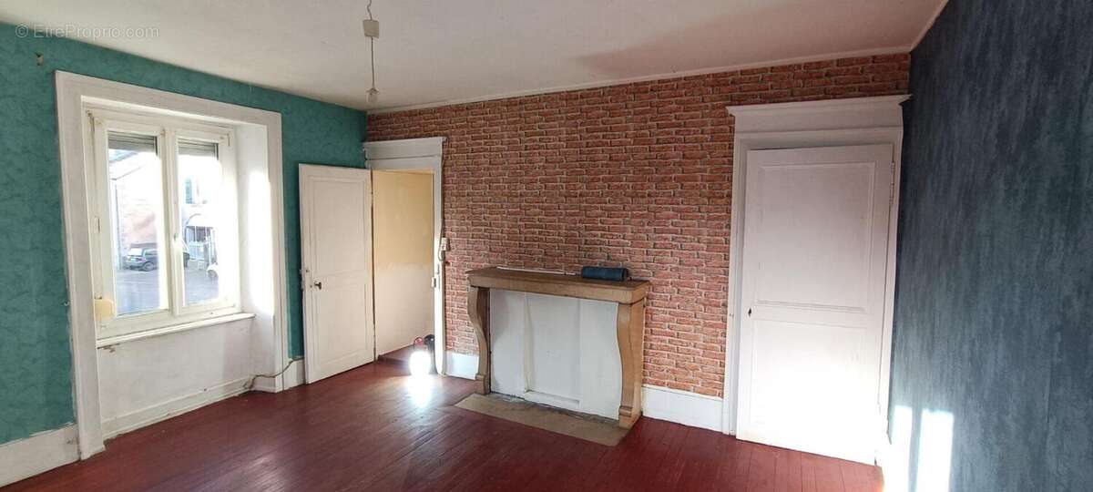 Maison à CONFLANS-SUR-LANTERNE