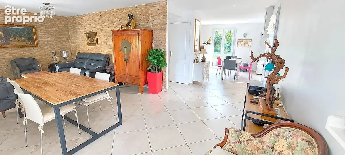 Villa T4/5 de plain-pied avec piscine, ainsi qu'un appartement T2 indépendant et des dépendances. - photo 9