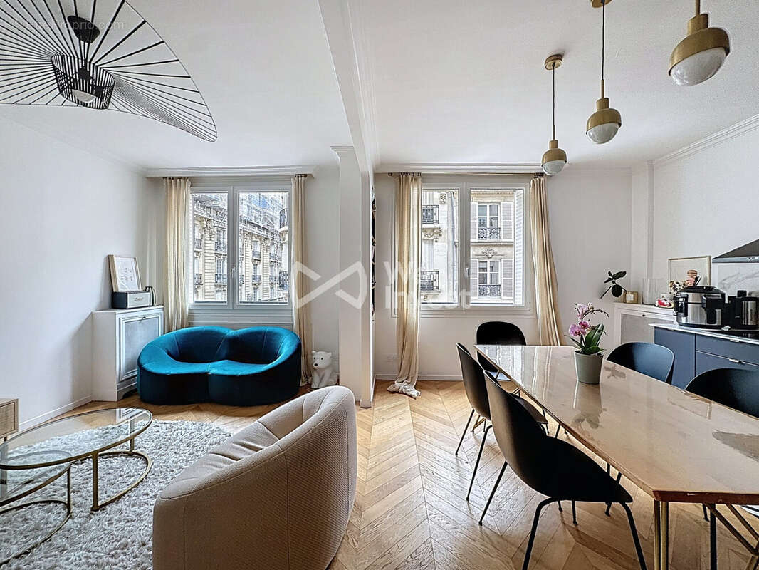 Appartement à PARIS-16E