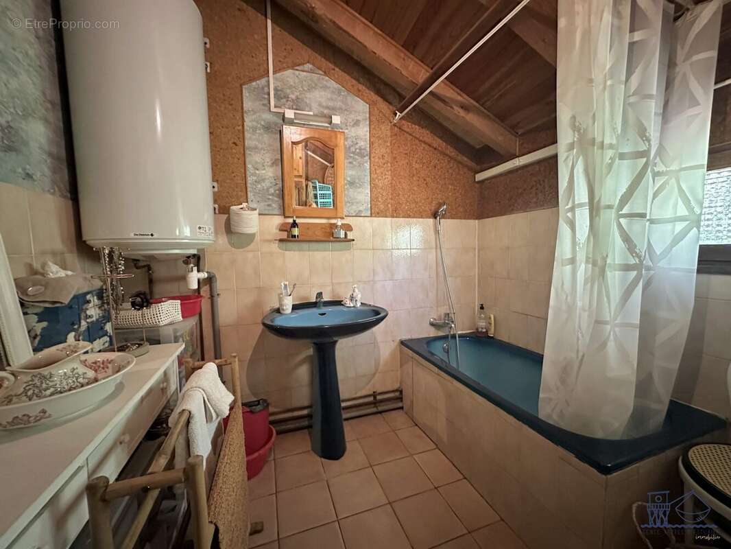 Maison 101 m² à Boutenac-Touvent  - photo 9