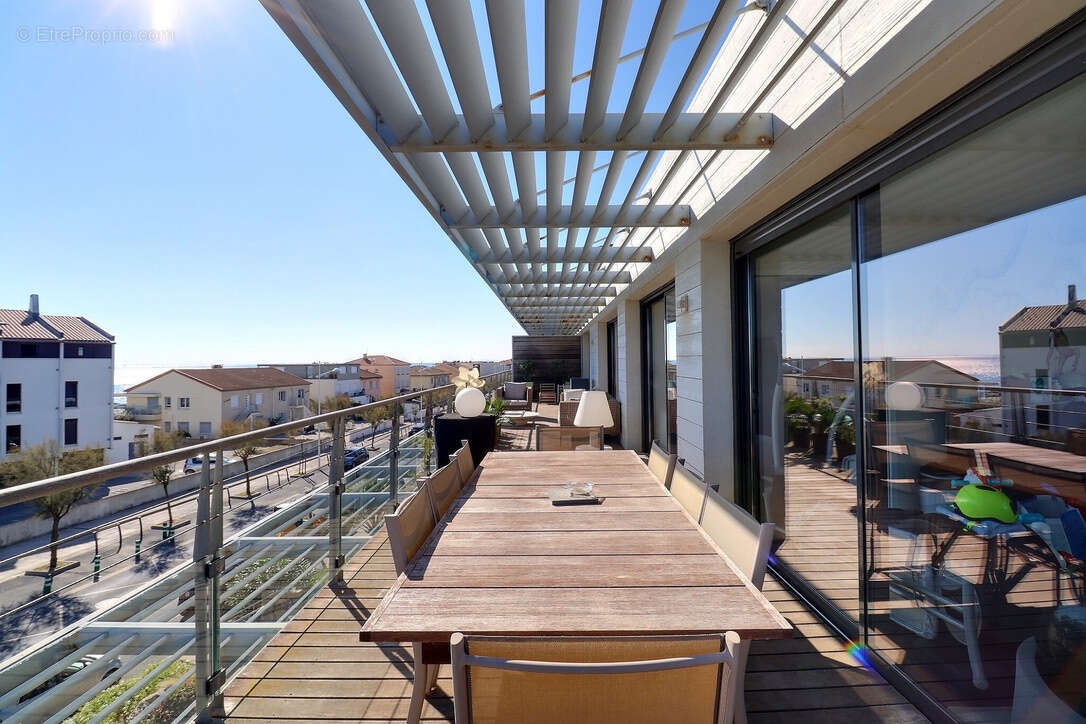 Appartement à MAUGUIO