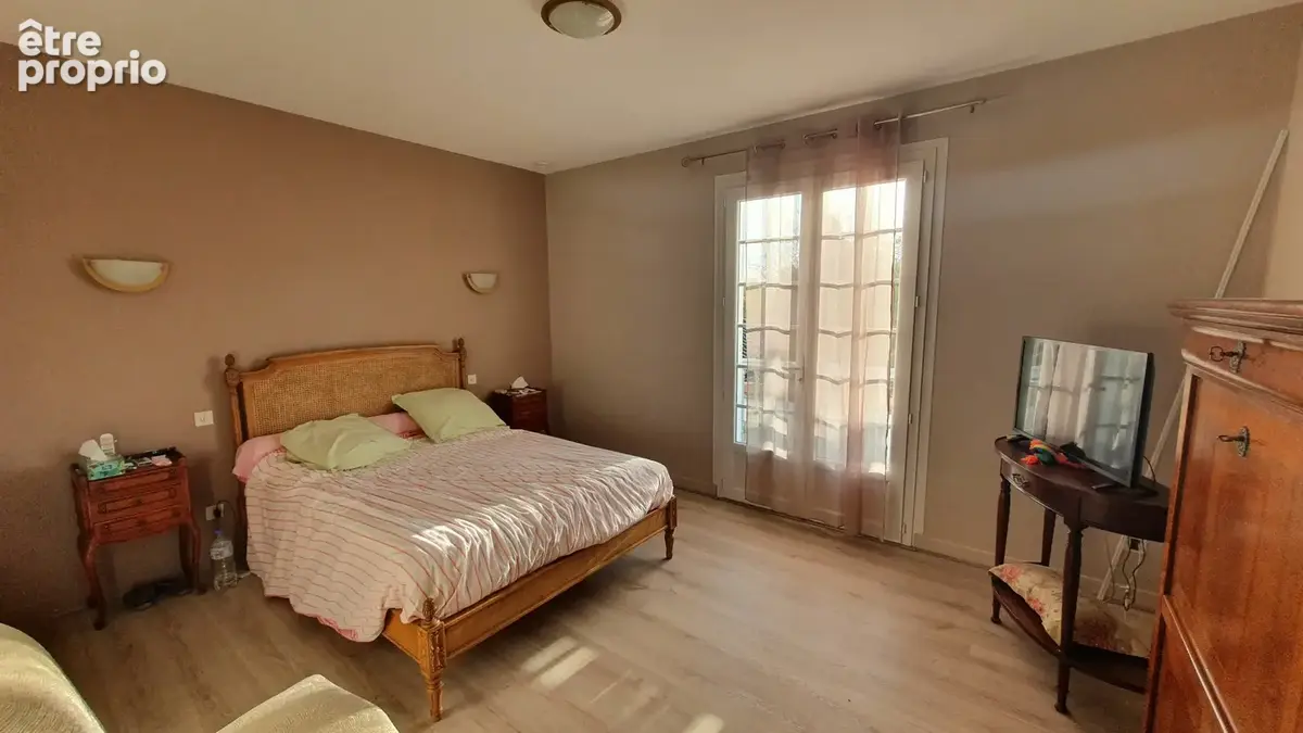 À vendre à Hagetmau (40) : grande maison avec 9 pièces - photo 6