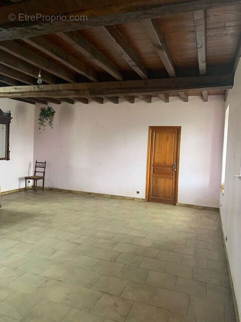 Maison à MONTREUIL-POULAY