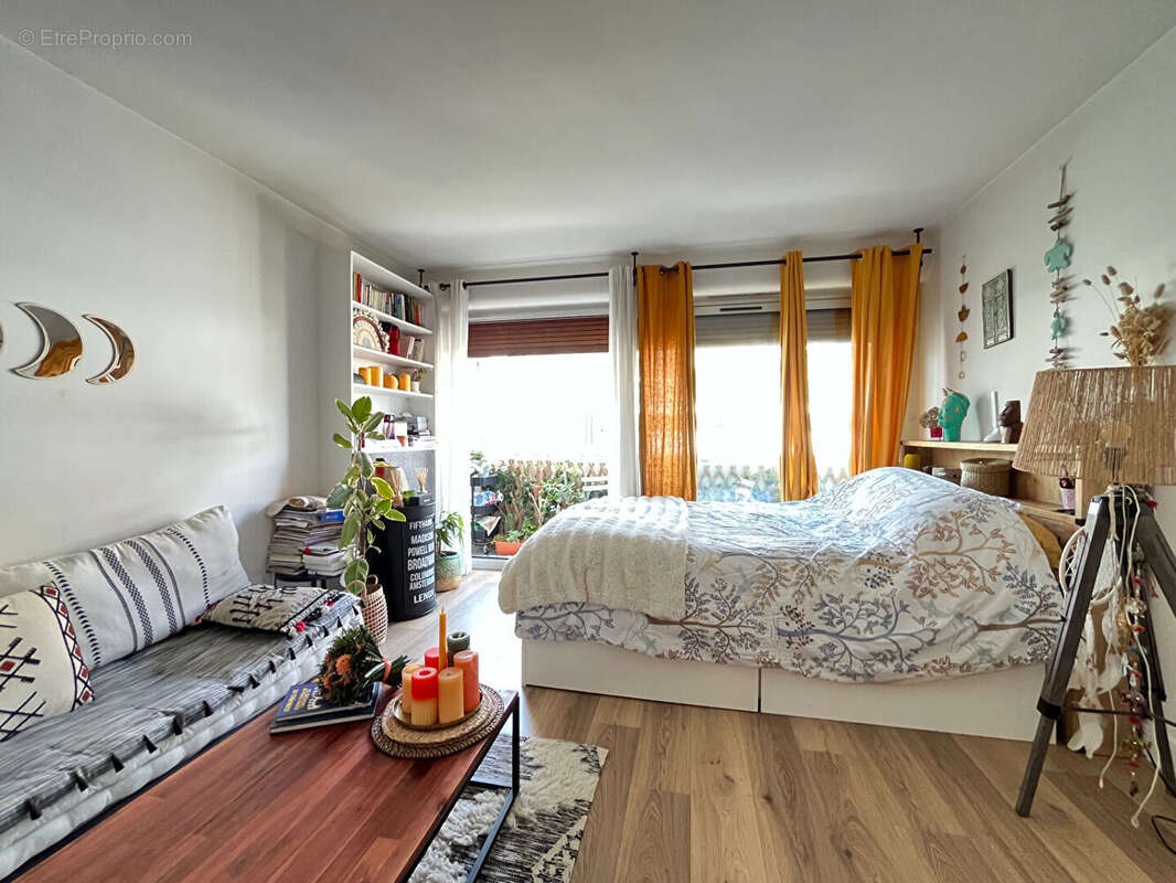 Appartement Saint-Cloud / Studio 28,34 m2 / Les Milons (Tram T2) - Vendu loué - Exclusivité - photo 2