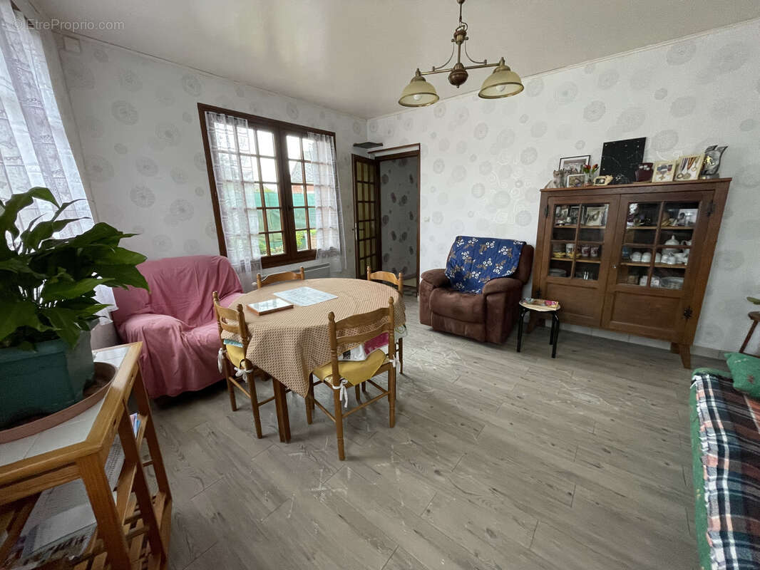 Maison à SAINTE-GENEVIEVE