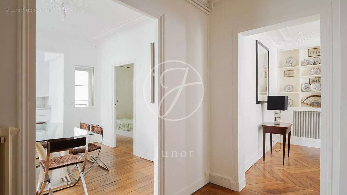 Appartement à PARIS-3E