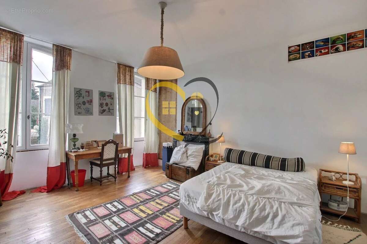 Maison à LA CHAPELLE-D&#039;ANGILLON