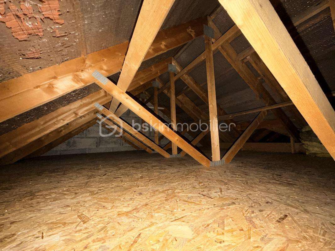 Appartement à SAVIGNY-LE-TEMPLE