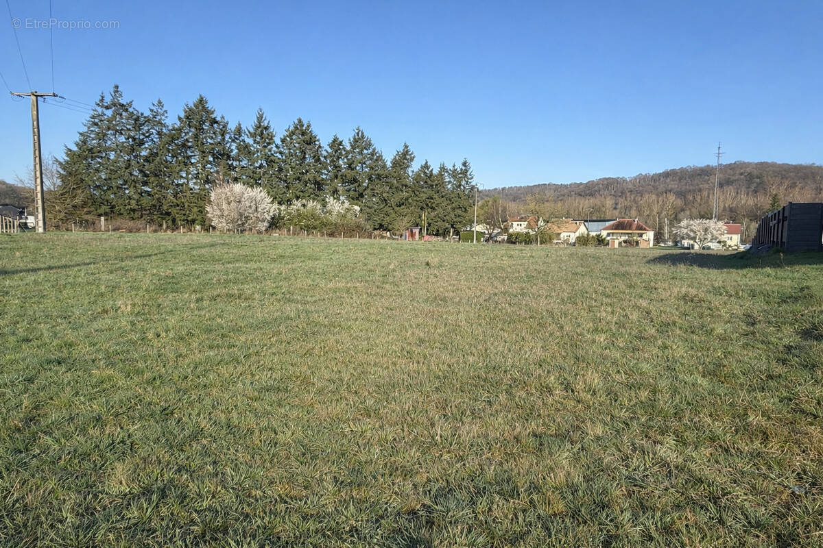 Terrain à HARGARTEN-AUX-MINES