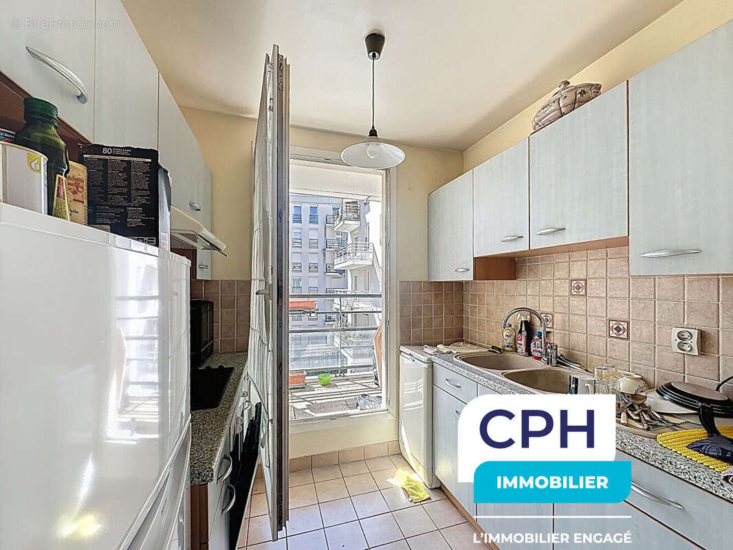Appartement à PARIS-19E