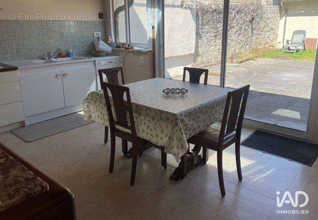 Maison 128 m² à Sauveterre-De-Guyenne  - photo 3