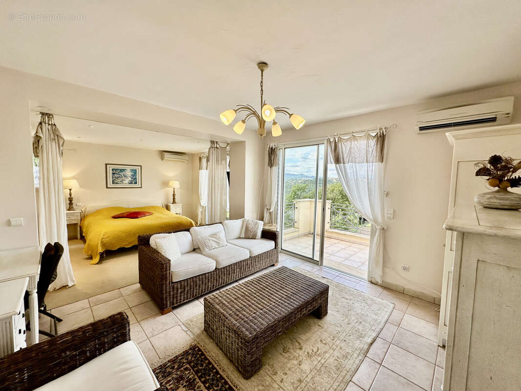 Maison à MOUGINS