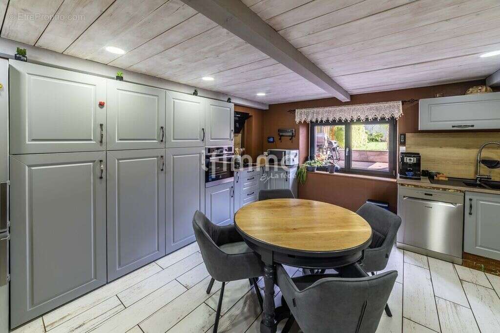 Chaleureuse Maison, dotée de belles dépendances proche de Morhan - photo 4