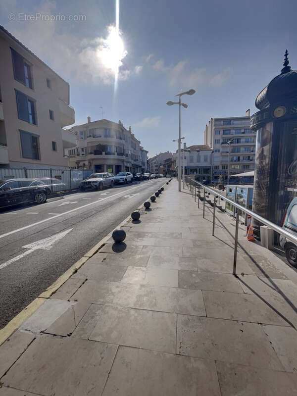 Commerce à SAINT-RAPHAEL