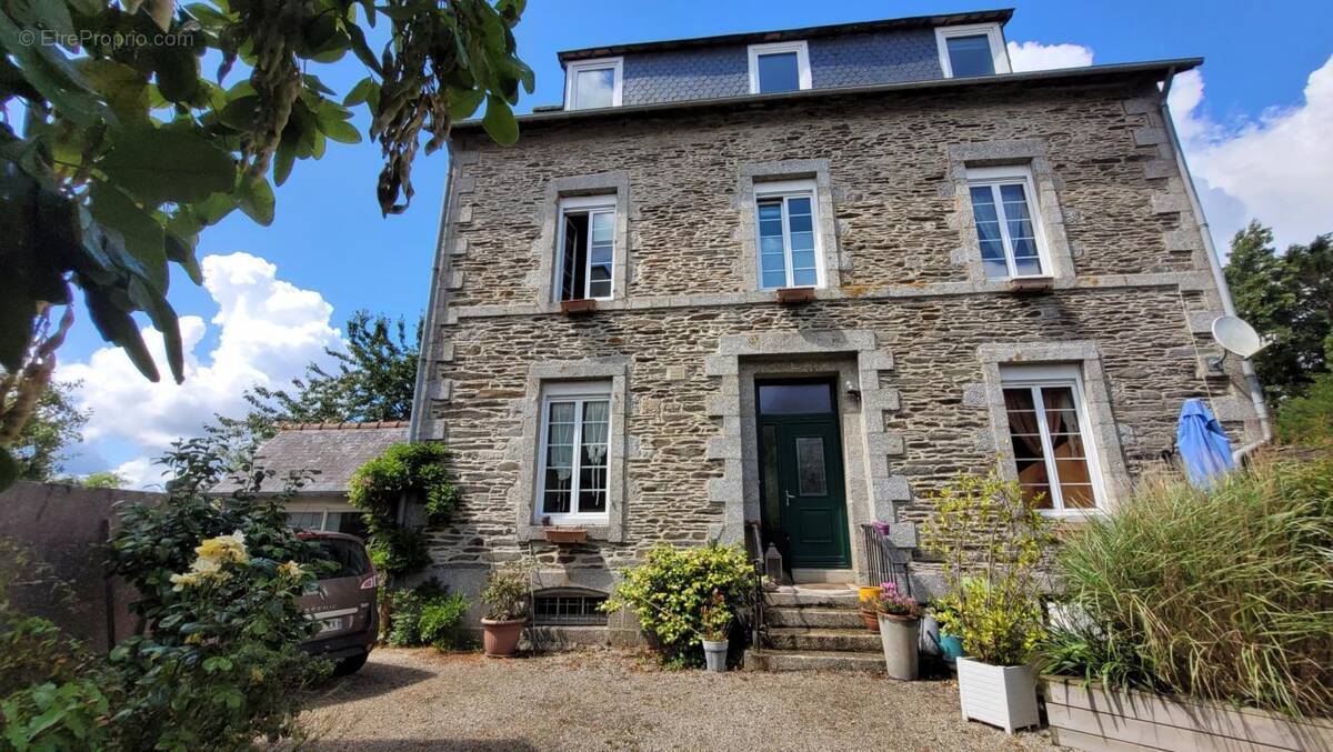 Maison à CORLAY