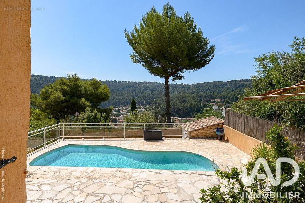 Maison 242 m² à Carnoux-En-Provence  - photo 7