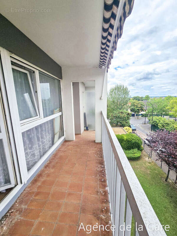 Appartement à SARTROUVILLE