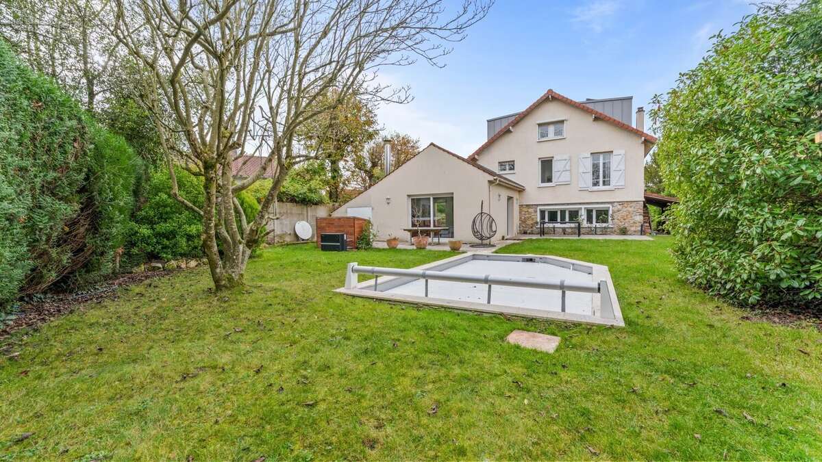 Maison à LA CELLE-SAINT-CLOUD