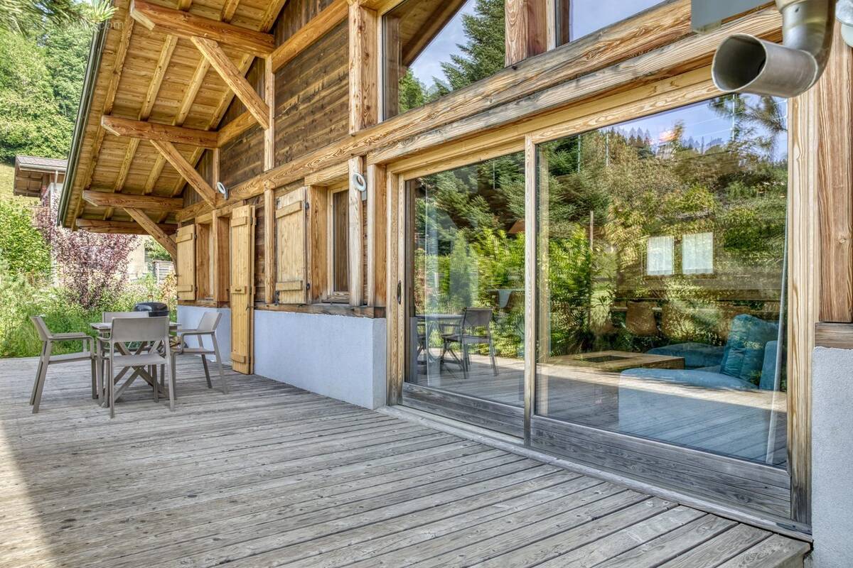 Maison 191 m² à Demi-Quartier  - photo 6